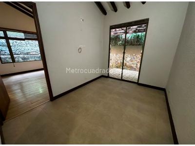 Casa de 4 alcobas en venta en Loma De Las Brujas, Envigado, 280 m² · foto 6 de 18