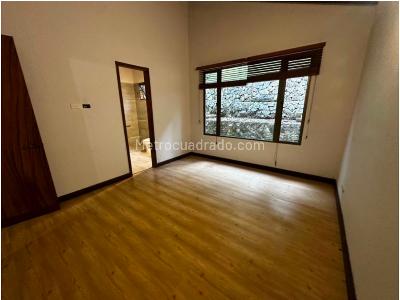 Casa de 4 alcobas en venta en Loma De Las Brujas, Envigado, 280 m² · foto 7 de 18