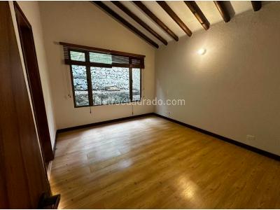 Casa de 4 alcobas en venta en Loma De Las Brujas, Envigado, 280 m² · foto 9 de 18