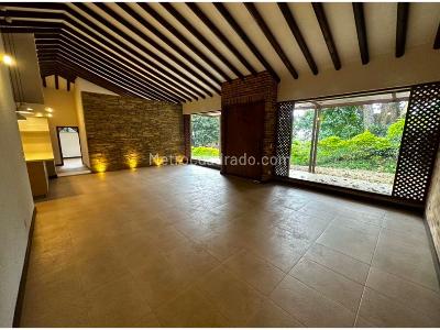Casa de 4 alcobas en venta en Loma De Las Brujas, Envigado, 280 m² · foto 11 de 18