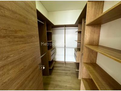 Apartamento en venta en Loma Del Escobero, Envigado · foto 9 de 18