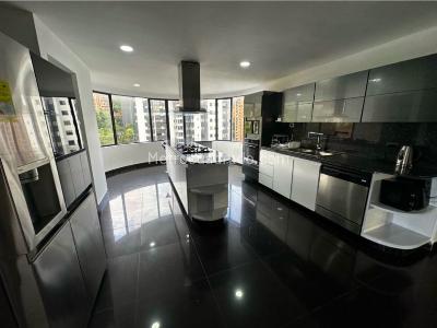 Apartamento de 5 alcobas en venta en El Poblado, Medellín, 595 m² · foto 3 de 20