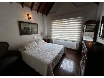 Casa de 3 alcobas en venta en San Lucas Poblado, Medellín, 229 m² · foto 4 de 18
