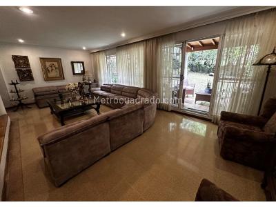 Casa de 3 alcobas en venta en San Lucas Poblado, Medellín, 229 m² · foto 10 de 18