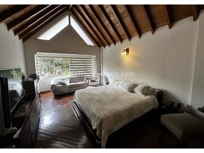 Casa de 3 alcobas en venta en San Lucas Poblado, Medellín, 229 m² · foto 12 de 18