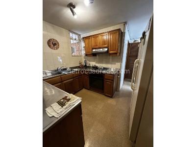 Casa de 3 alcobas en venta en San Lucas Poblado, Medellín, 229 m² · foto 14 de 18