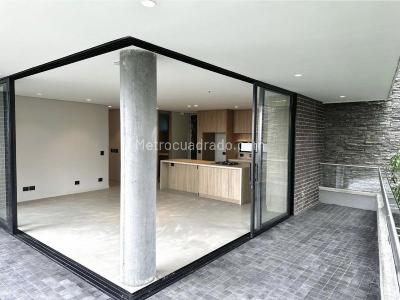 Apartamento de 4 alcobas en venta en Loma Del Escobero, Envigado, 311 m² · foto 18 de 20