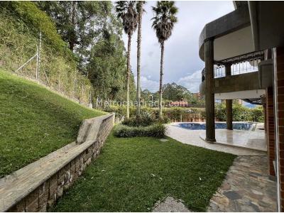 Casa de 4 alcobas en venta en El Poblado, Medellín, 1600 m² · foto 10 de 19