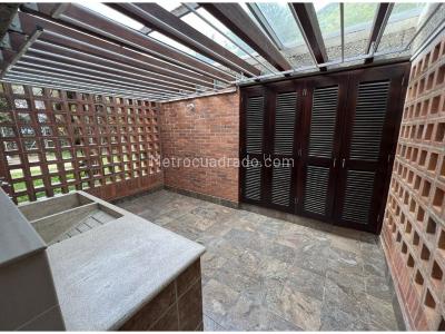 Casa de 4 alcobas en venta en El Poblado, Medellín, 1600 m² · foto 11 de 19
