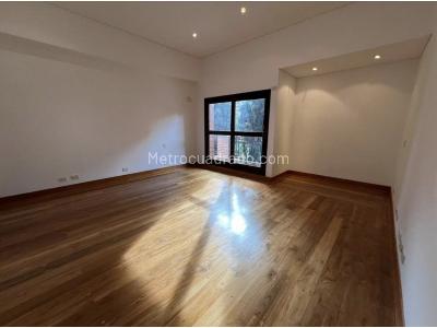 Casa de 4 alcobas en venta en El Poblado, Medellín, 1600 m² · foto 15 de 19