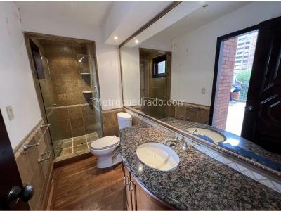Casa de 4 alcobas en venta en El Poblado, Medellín, 1600 m² · foto 17 de 19