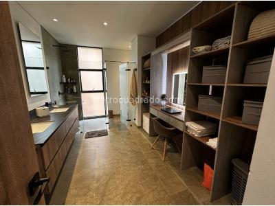 Apartamento de 3 alcobas en venta en El Poblado, Medellín, 267 m² · foto 14 de 20