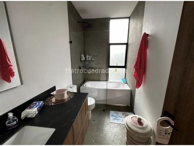 Apartamento de 3 alcobas en venta en El Poblado, Medellín, 267 m² · foto 18 de 20