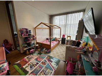 Apartamento de 3 alcobas en venta en El Poblado, Medellín, 267 m² · foto 19 de 20