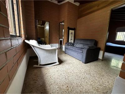 Casa de 5 alcobas en venta en Los Balsos, Medellín, 1412 m² · foto 7 de 20