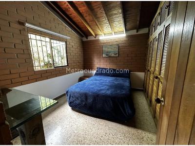 Casa de 5 alcobas en venta en Los Balsos, Medellín, 1412 m² · foto 8 de 20