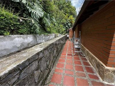 Casa de 5 alcobas en venta en Los Balsos, Medellín, 1412 m² · foto 12 de 20