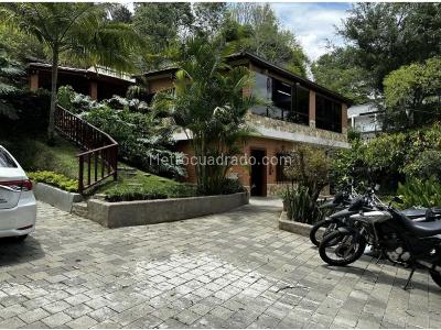 Casa de 5 alcobas en venta en Los Balsos, Medellín, 1412 m² · foto 13 de 20