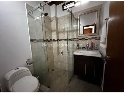 Casa de 5 alcobas en venta en Los Balsos, Medellín, 1412 m² · foto 14 de 20