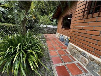 Casa de 5 alcobas en venta en Los Balsos, Medellín, 1412 m² · foto 15 de 20