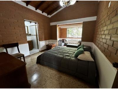 Casa de 5 alcobas en venta en Los Balsos, Medellín, 1412 m² · foto 17 de 20