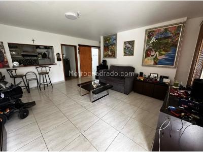 Casa de 5 alcobas en venta en Los Balsos, Medellín, 1412 m² · foto 18 de 20