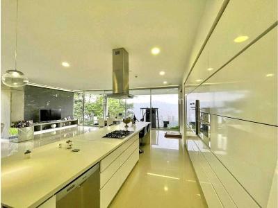 Casa de 5 alcobas en venta en Los Balsos, Medellín, 700 m² · foto 3 de 10