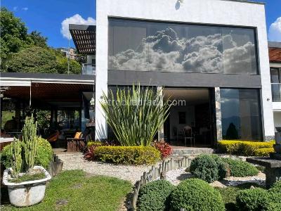 Casa de 4 alcobas en venta en Los Balsos Poblado, Medellín, 350 m² · foto 3 de 20