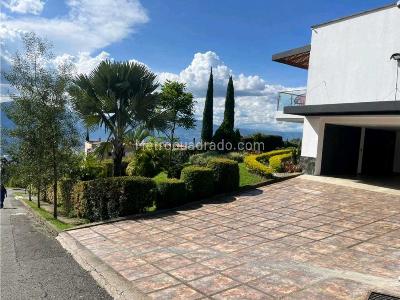 Casa de 4 alcobas en venta en Los Balsos Poblado, Medellín, 350 m² · foto 17 de 20