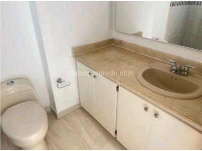 Apartamento de 4 alcobas en venta en Castilla Poblado, Medellín, 260 m² · foto 14 de 20