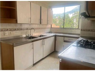 Apartamento de 4 alcobas en venta en Castilla Poblado, Medellín, 260 m² · foto 18 de 20