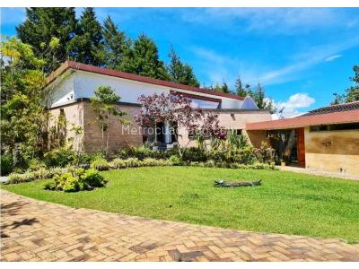 Casa de 4 alcobas en venta en Alto Las Palmas, Envigado, 375 m² · foto 2 de 20