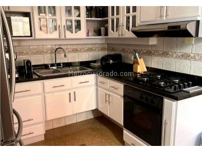 Casa de 4 alcobas en venta en El Poblado, Medellín, 216 m² · foto 8 de 20
