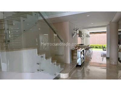Casa de 3 alcobas en venta en El Poblado, Medellín, 480 m² · foto 17 de 20