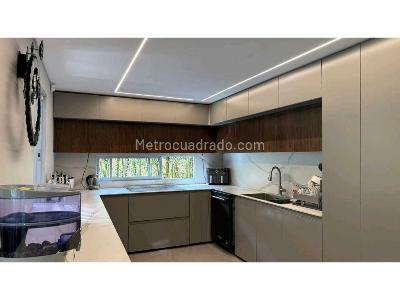 Casa de 5 alcobas en venta en Loma Del Escobero, Envigado, 450 m² · foto 4 de 20
