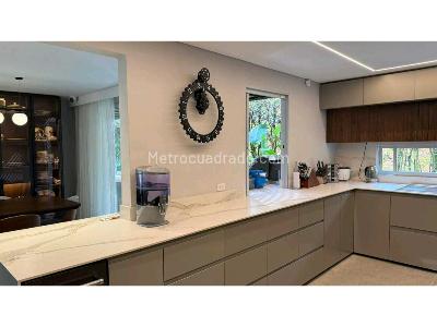 Casa de 5 alcobas en venta en Loma Del Escobero, Envigado, 450 m² · foto 5 de 20