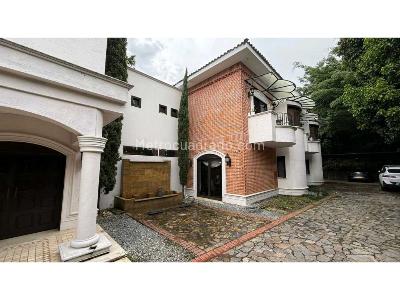 Casa de 4 alcobas en venta en Loma Del Escobero, Envigado, 1700 m² · foto 2 de 20