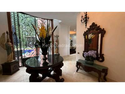 Casa de 4 alcobas en venta en Loma Del Escobero, Envigado, 1700 m² · foto 9 de 20