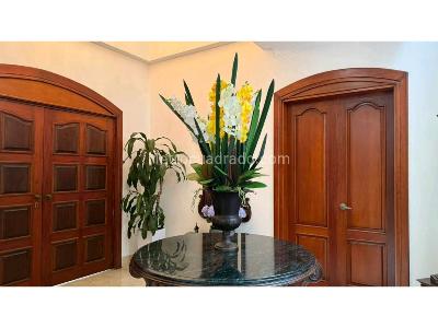 Casa de 4 alcobas en venta en Loma Del Escobero, Envigado, 1700 m² · foto 10 de 20