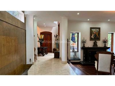 Casa de 4 alcobas en venta en Loma Del Escobero, Envigado, 1700 m² · foto 13 de 20