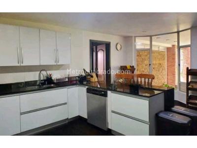 Casa de 5 alcobas en venta en Las Palmas, Medellín, 1584 m² · foto 8 de 13