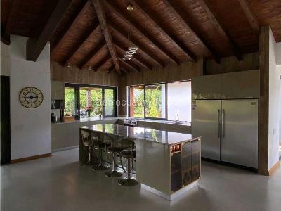 Casa de 5 alcobas en venta en Llanogrande, Rionegro, 460 m² · foto 12 de 20