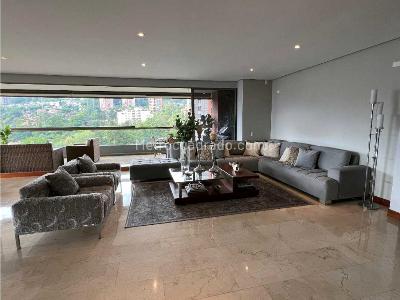 Apartamento en venta en El Poblado, Medellín · foto 2 de 20