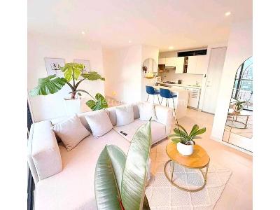 Apartamento de 2 alcobas en venta en El Poblado, Medellín, 86 m² · foto 2 de 14