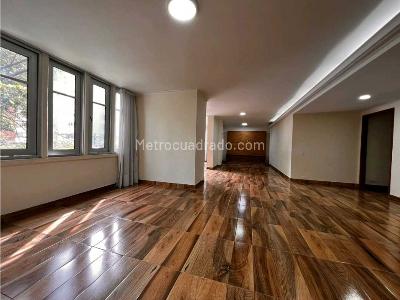 Apartamento de 3 alcobas en venta en Laureles, Medellín, 237 m² · foto 7 de 20