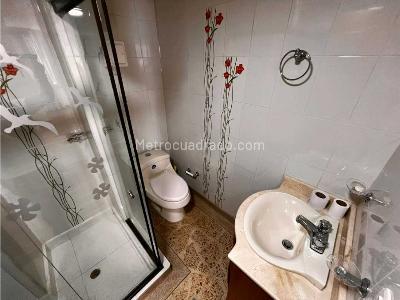 Apartamento de 3 alcobas en venta en Laureles, Medellín, 237 m² · foto 16 de 20