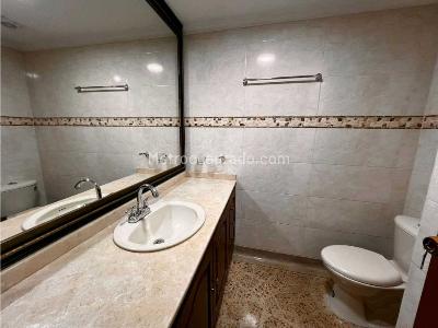 Apartamento de 3 alcobas en venta en Laureles, Medellín, 237 m² · foto 19 de 20