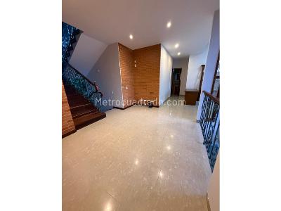 Casa de 4 alcobas en venta en El Poblado, Medellín, 325 m² · foto 9 de 20