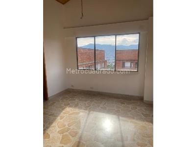 Apartamento de 4 alcobas en venta en El Poblado, Medellín, 160 m² · foto 4 de 13