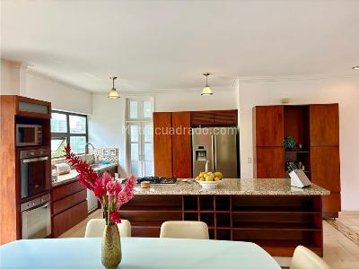 Apartamento de 3 alcobas en venta en El Poblado, Medellín, 295 m² · foto 8 de 20